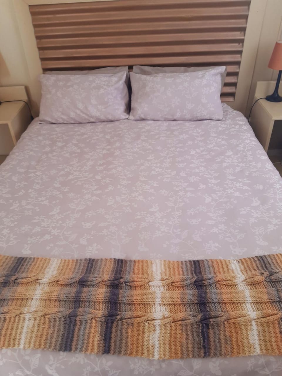Bed, Decorative detail, Family