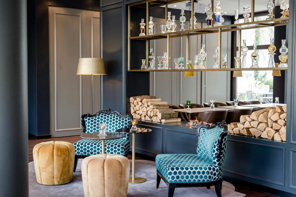 Lounge or bar