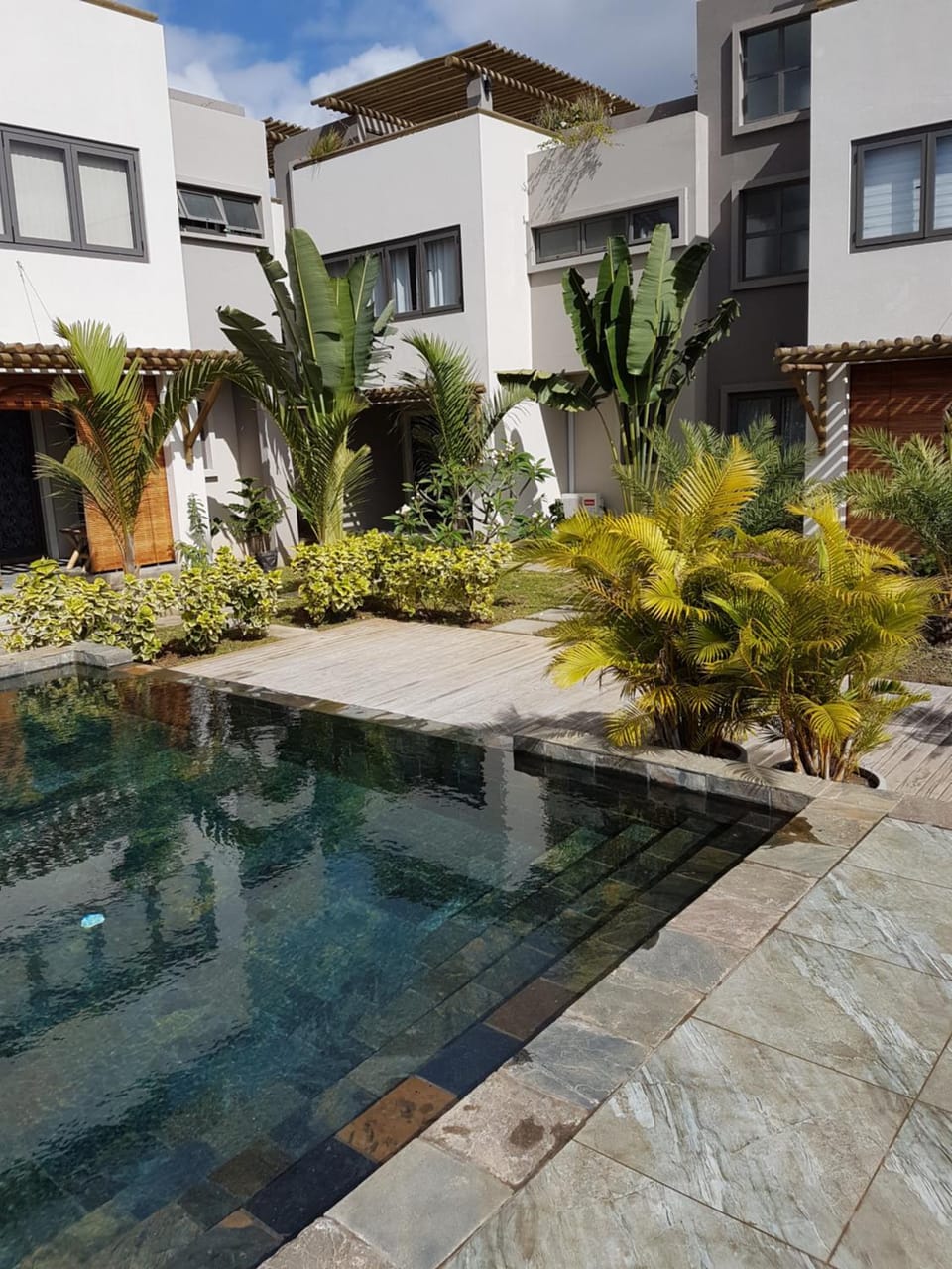 Property building, Garden, Swimming pool