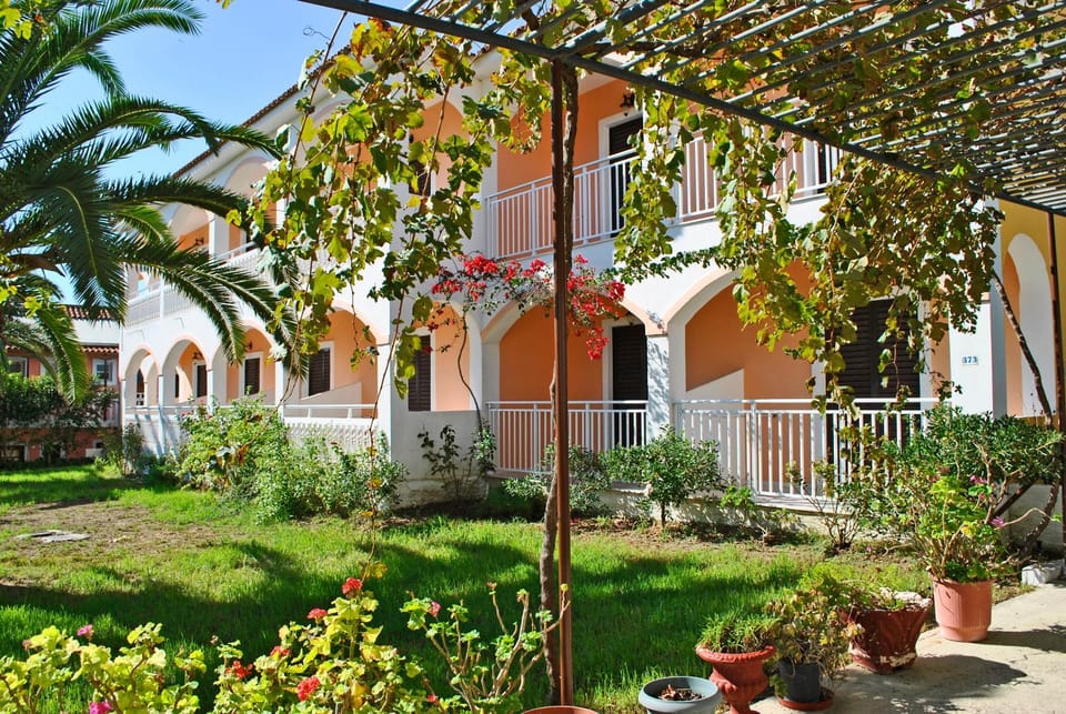 Property building, Day, Garden
