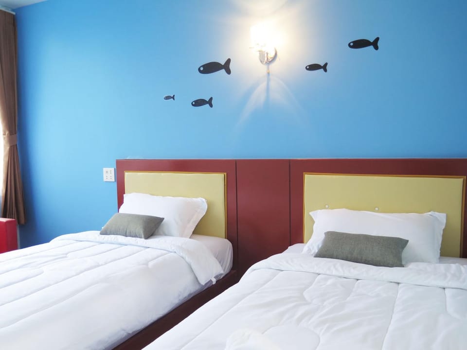 Staff, Staff, Bathroom, Bedroom, Pool view, Pool view, Swimming pool, Family, Family