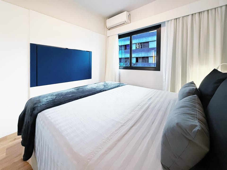 Bedroom, air conditioner