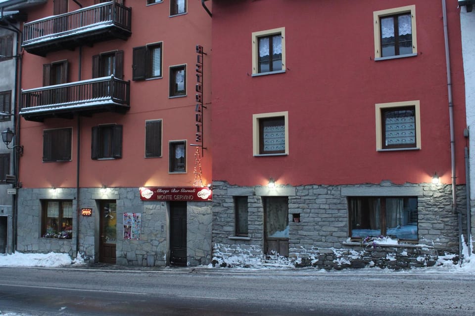 Property building, Facade/entrance