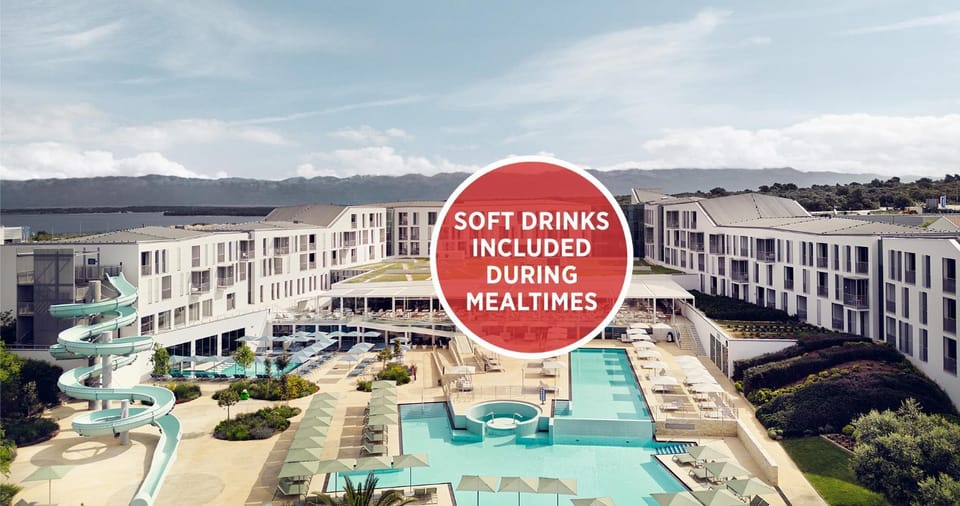 Property building, Garden, View (from property/room), Mountain view, Swimming pool