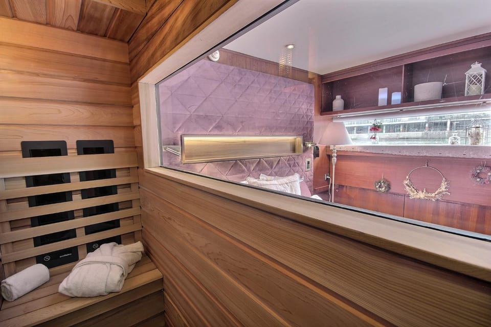 Hot Tub, Hot Tub