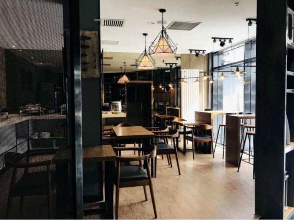 James Joyce Coffetel Beijing Gulou street, Nanluoguxiang Hotel in Beijing