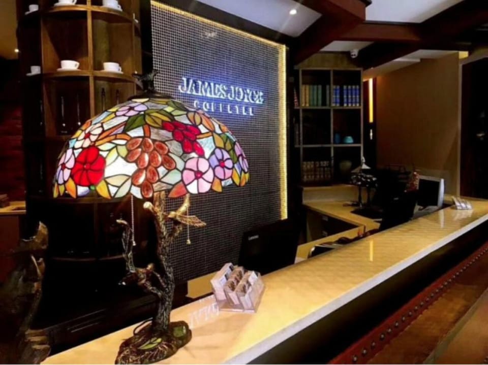 James Joyce Coffetel Beijing Gulou street, Nanluoguxiang Hotel in Beijing