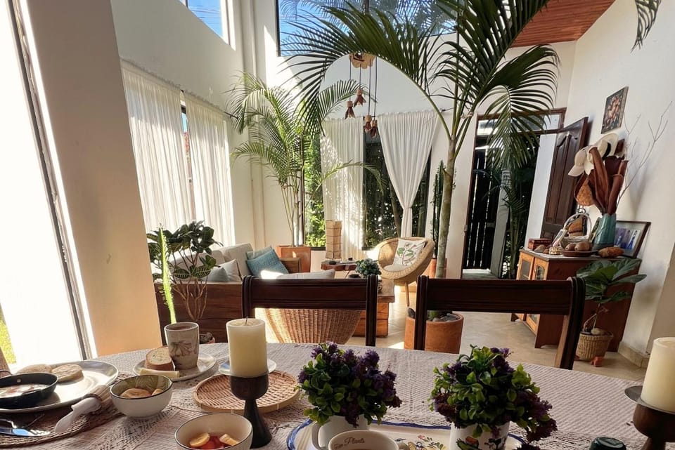 Dining area, Food