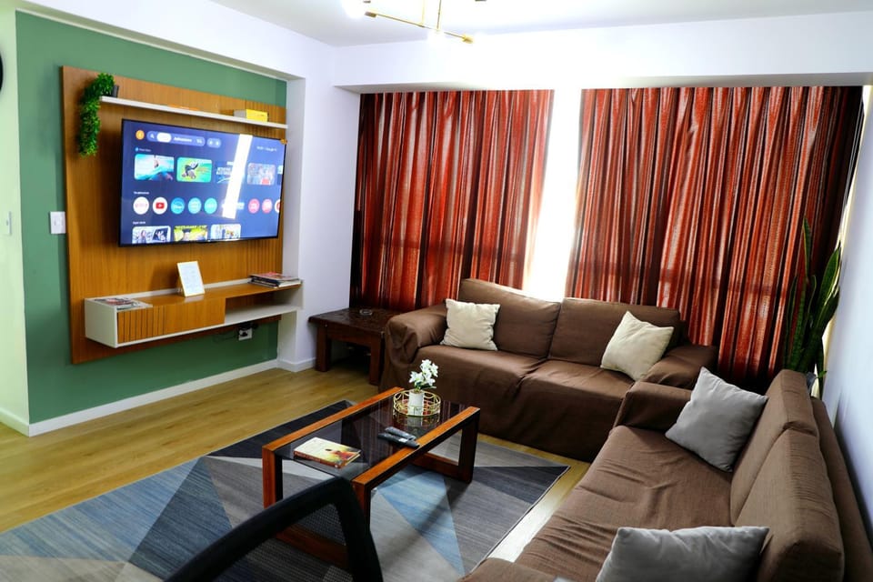 TV and multimedia, Living room, Seating area, Evening entertainment