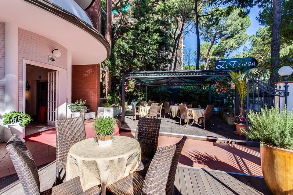 Property building, Patio, Garden, Garden view