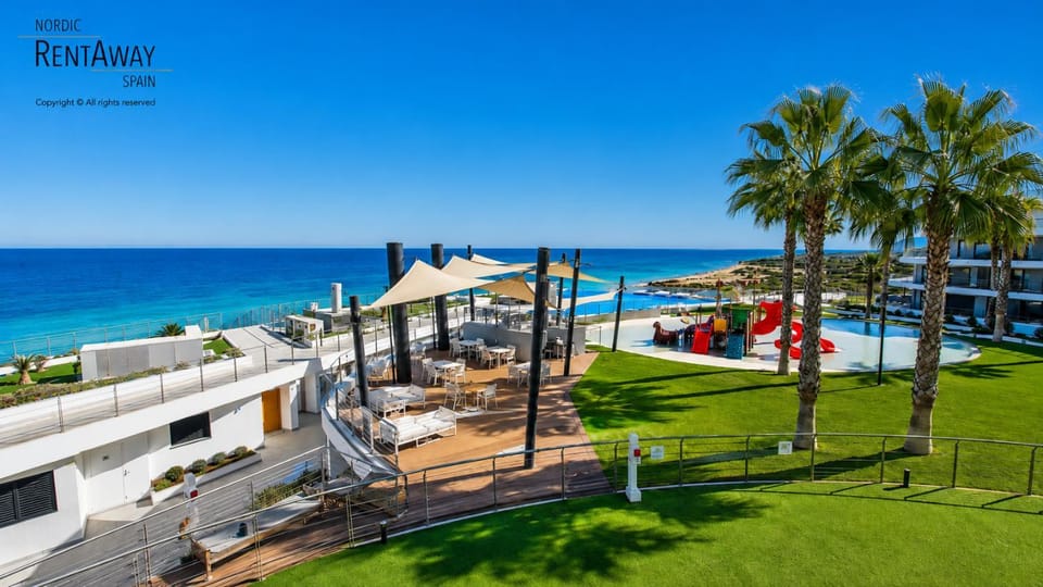Pool view, Sea view, Swimming pool