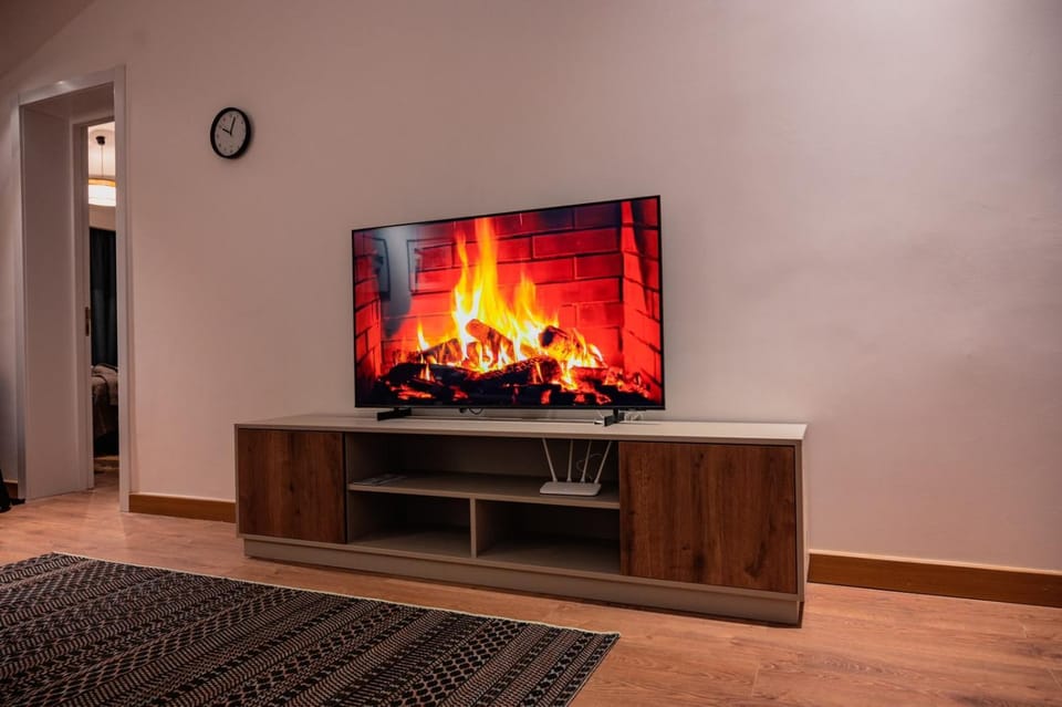 Communal lounge/ TV room, TV and multimedia, Evening entertainment