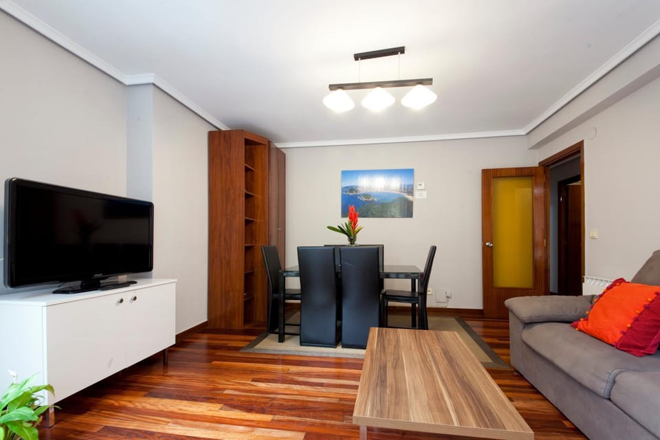 Living room, Decorative detail, Dining area
