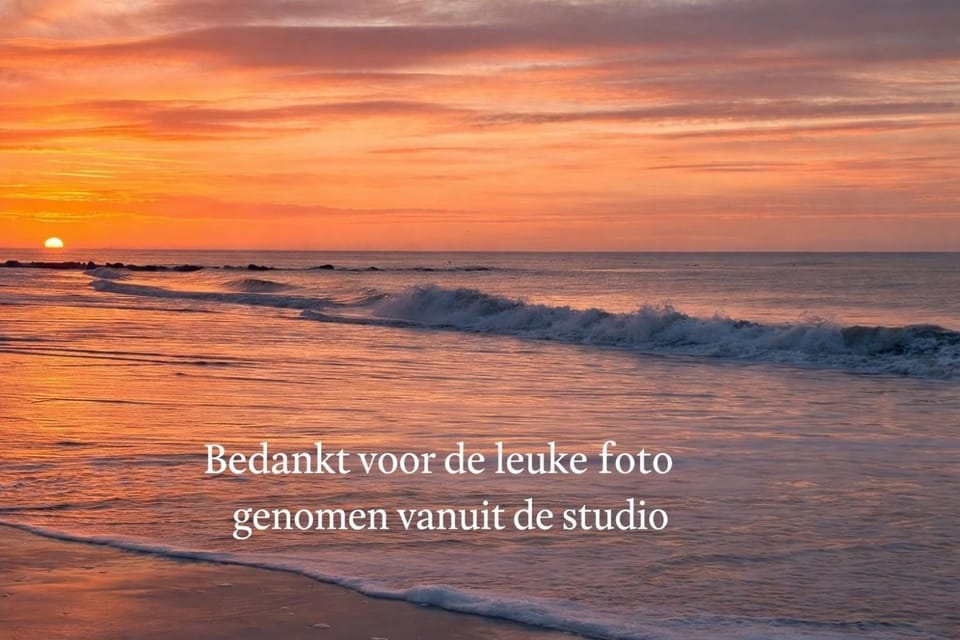Studio zwembad met frontaal zeezicht Apartment in Ostend