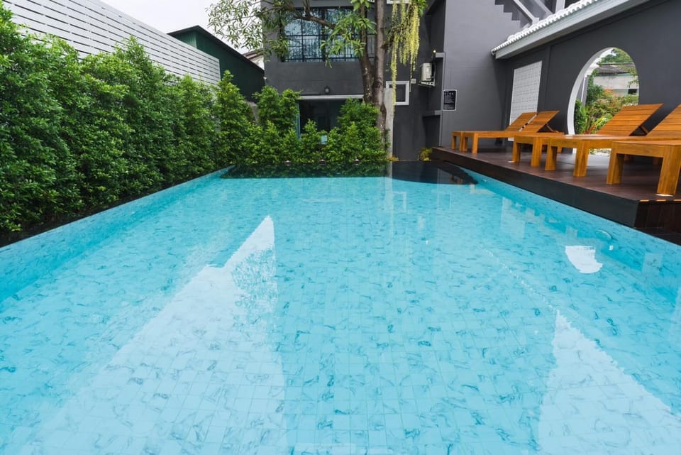 On site, Swimming pool, Swimming pool