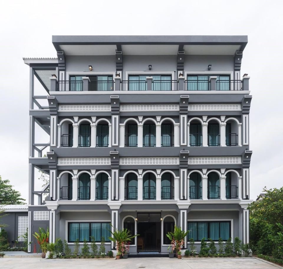 Facade/entrance, On site