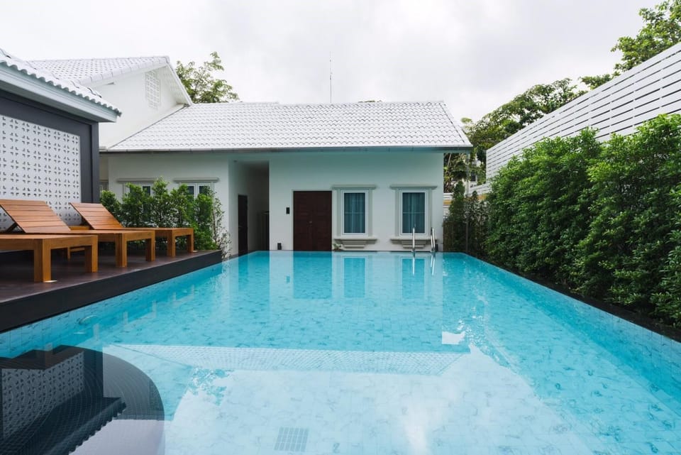 On site, Swimming pool, Swimming pool