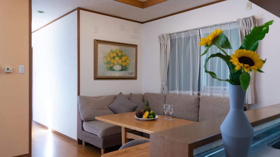 Guesthouse Akabana House in Okinawa Prefecture