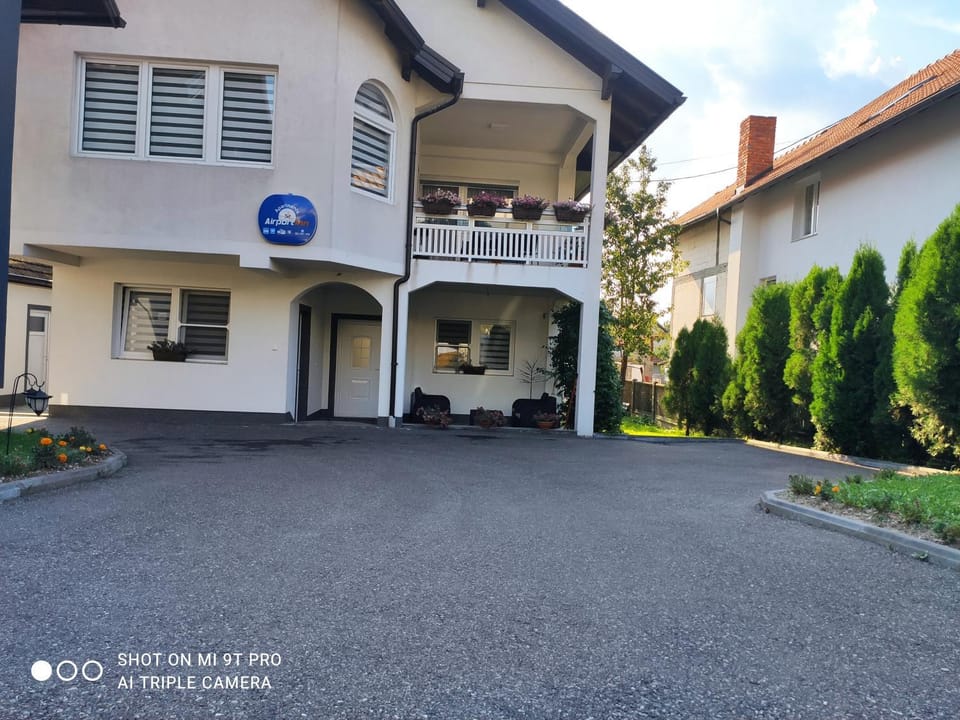 Property building, Facade/entrance