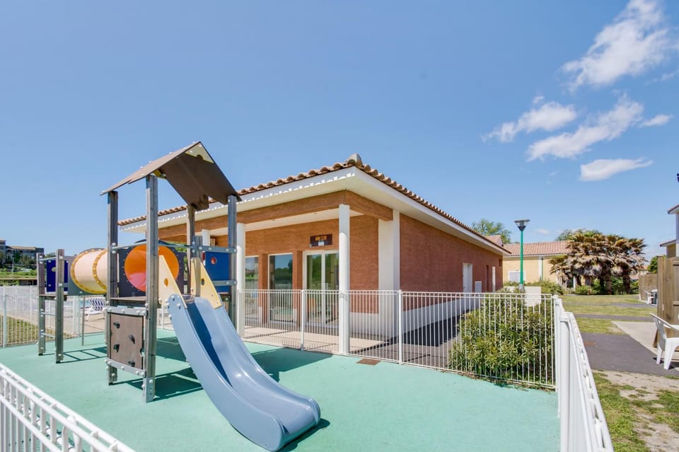 Children play ground, On site