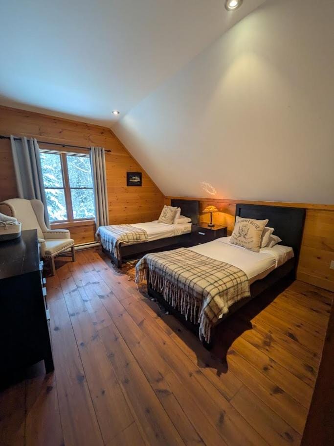 Tremblant Mountain Chalets Chalet in Ontario