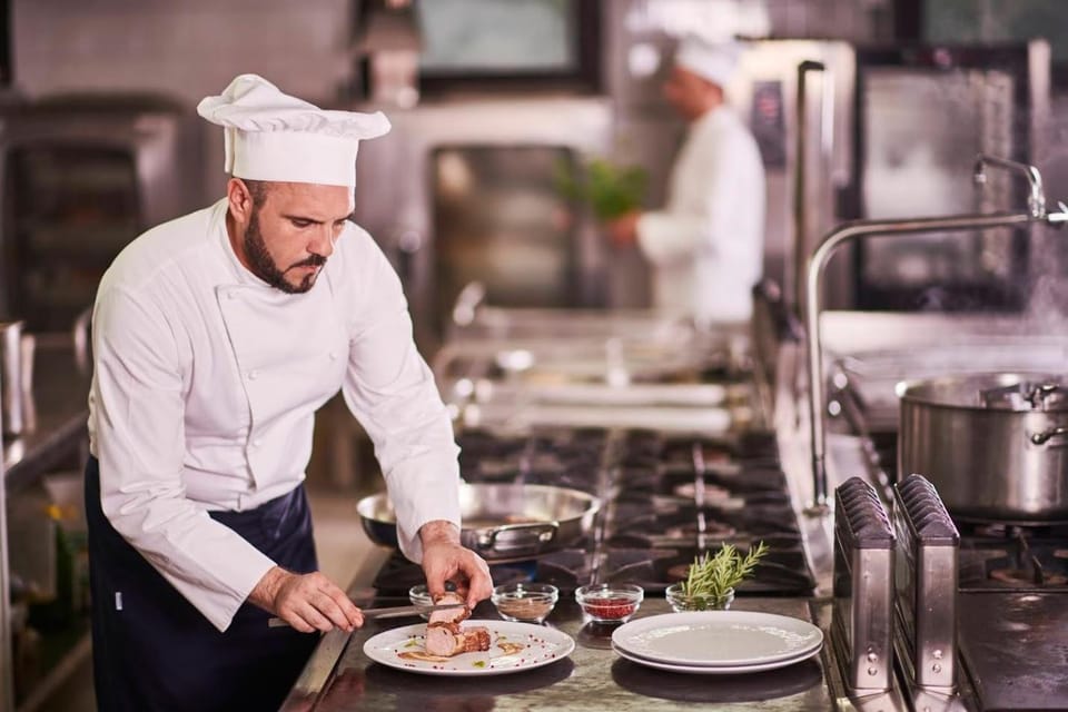 Restaurant/places to eat, People