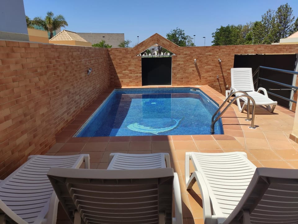 Swimming pool, Swimming pool