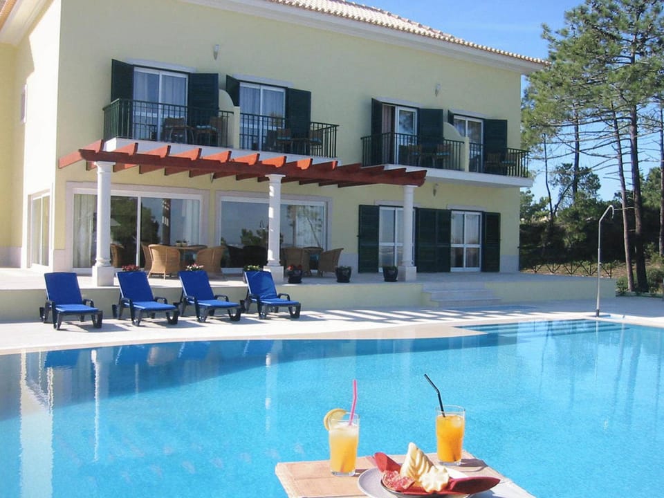 Swimming pool, Swimming pool