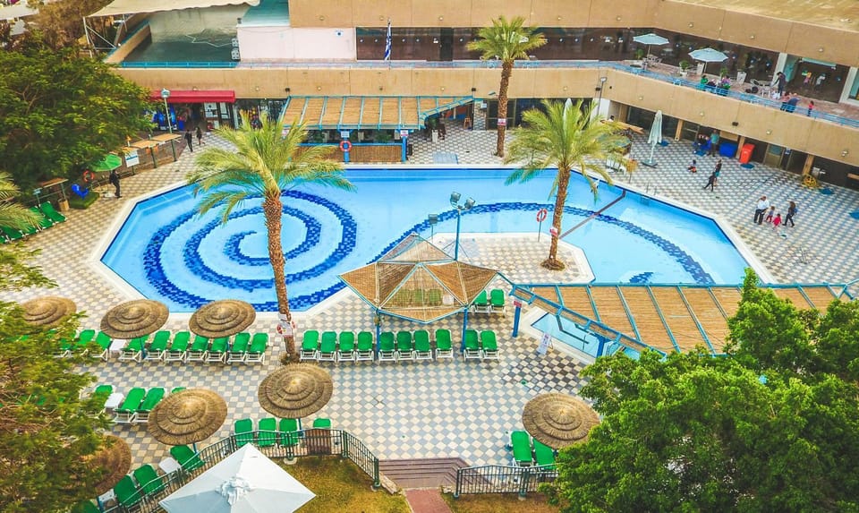 Balcony/Terrace, Swimming pool, Swimming pool