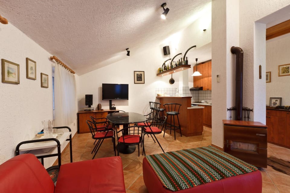 Communal lounge/ TV room, Living room, Communal kitchen