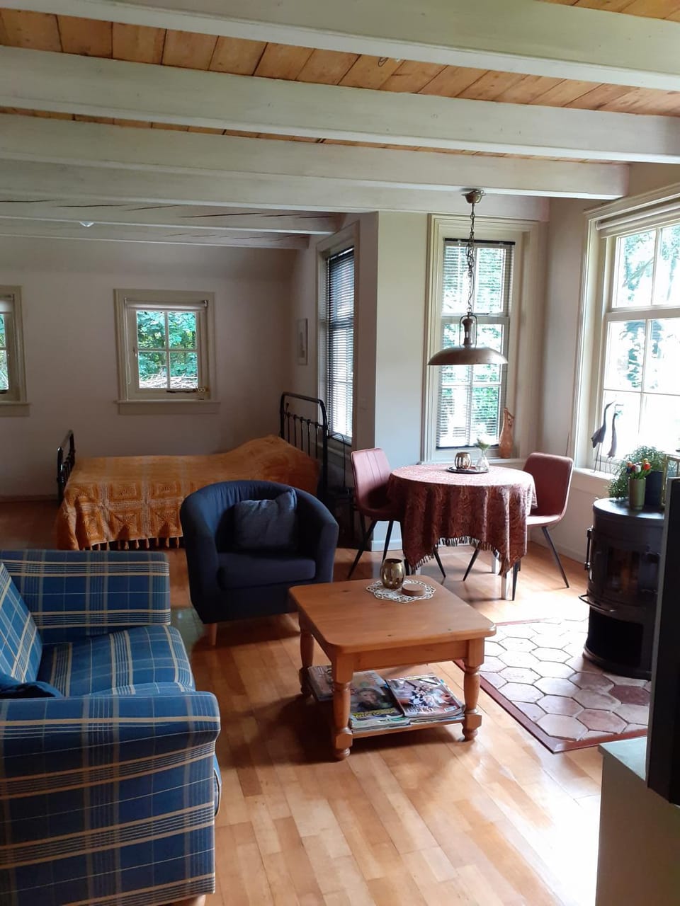 Photo of the whole room