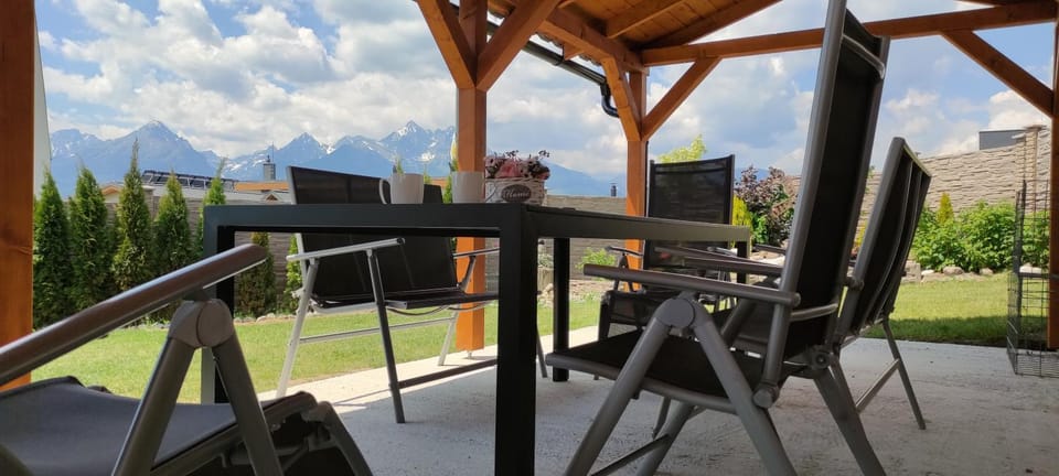 Seating area, Mountain view