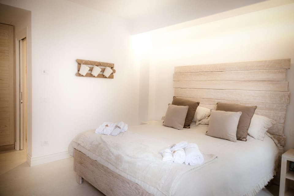 Bed, Decorative detail, Bedroom