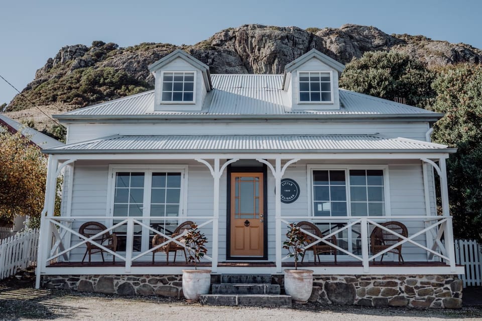 Property building, Facade/entrance, Mountain view