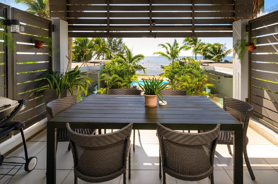 BBQ facilities, Balcony/Terrace, Pool view, Sea view