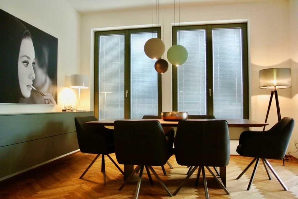 Living room, Decorative detail, Dining area