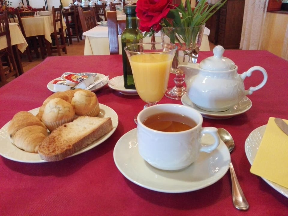 Food and drinks, Breakfast, Continental breakfast