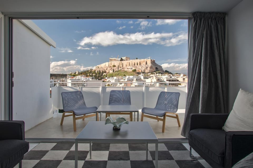 Balcony/Terrace, Living room, City view, Landmark view