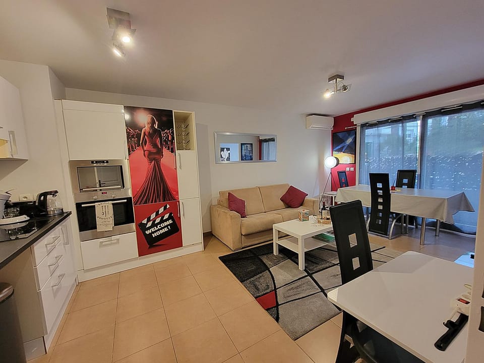 Kitchen or kitchenette, Living room, Dining area