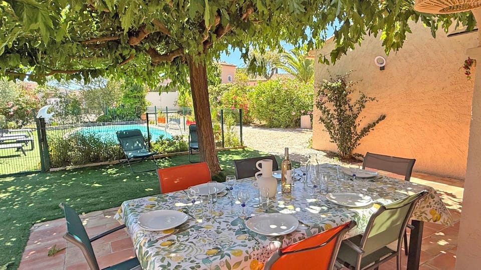 Property building, Patio, Swimming pool