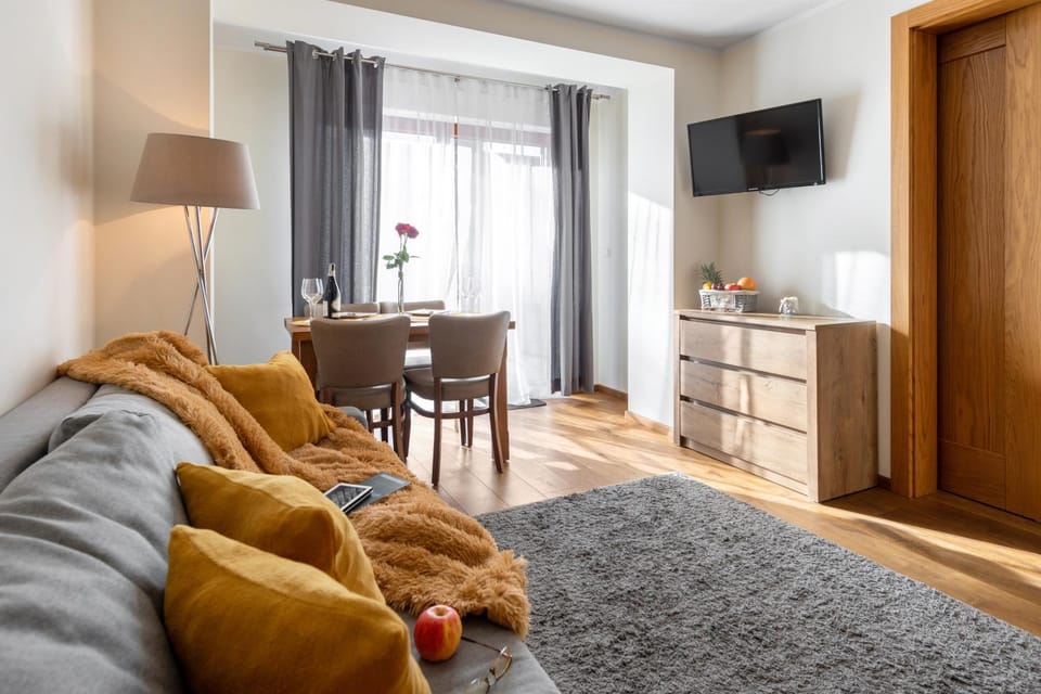 Living room, Photo of the whole room, Seating area, hair dresser