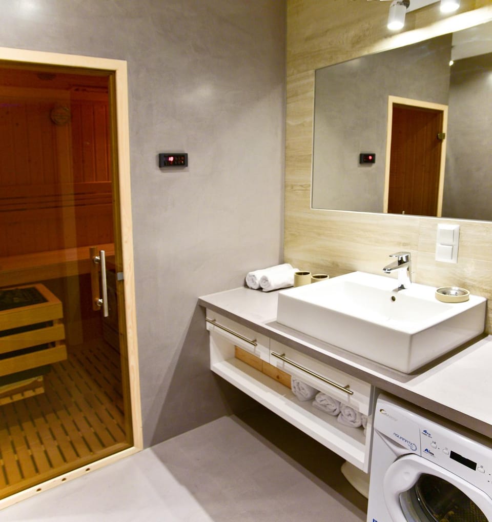 Apartament Dwupoziomowy z Sauną - Apartamentuj Apartment in Lower Silesian Voivodeship