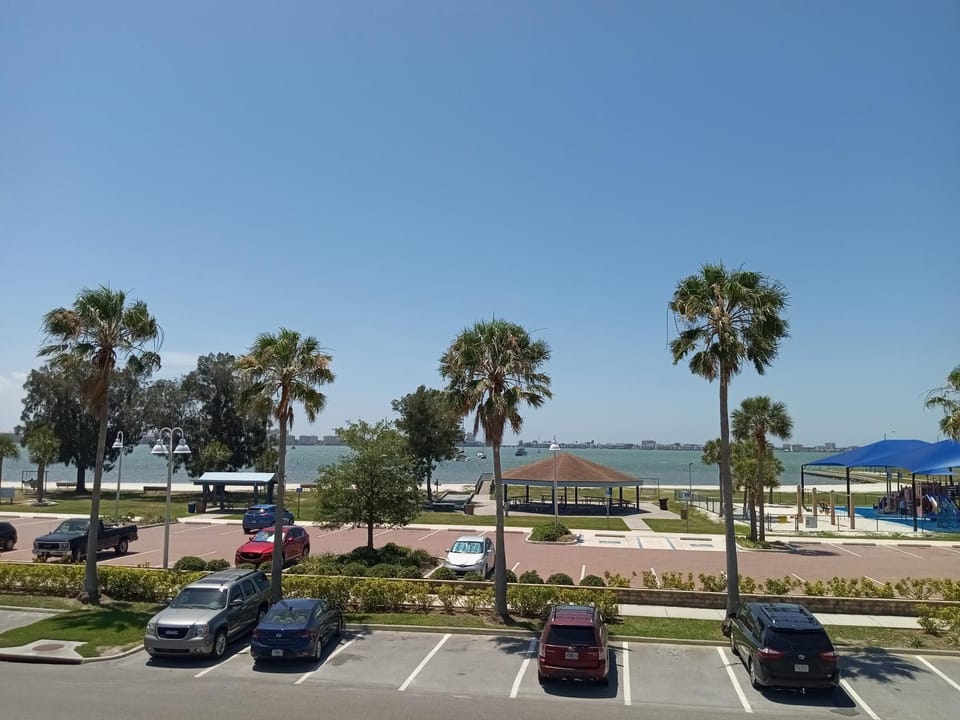 Day, Natural landscape, Sea view, Location, Parking