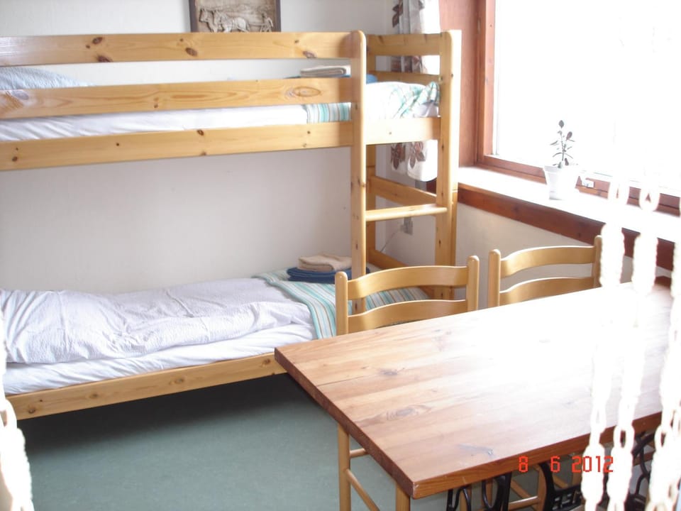 Dining area, bunk bed