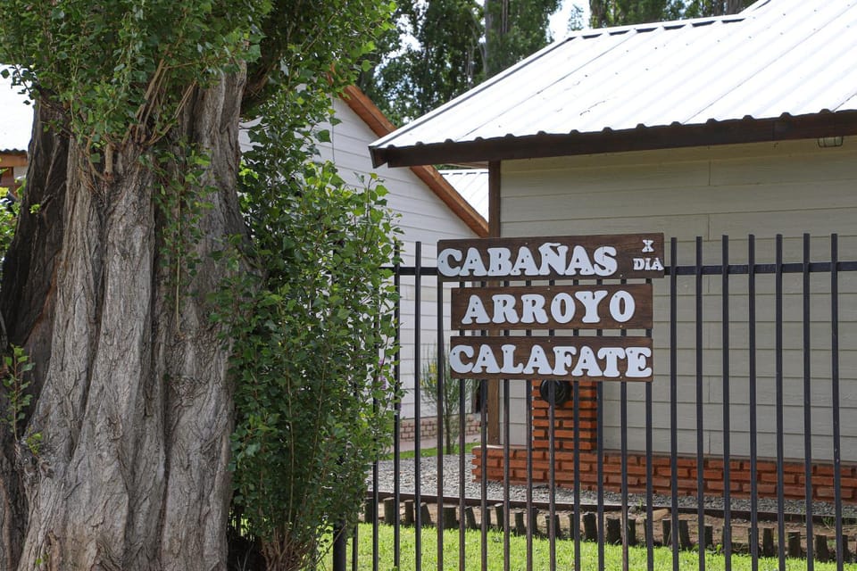 Facade/entrance, Off site, Property logo or sign