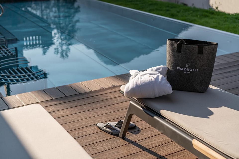 Swimming pool, sunbed