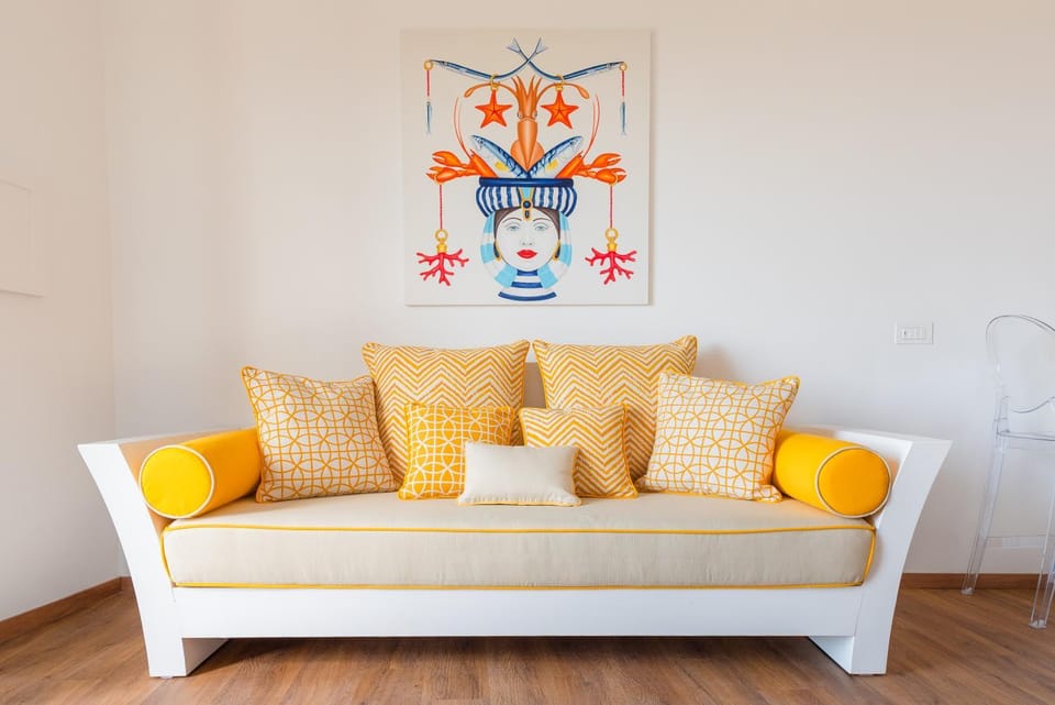 Living room, Decorative detail