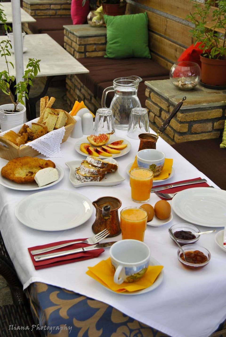 Restaurant/places to eat, Food and drinks