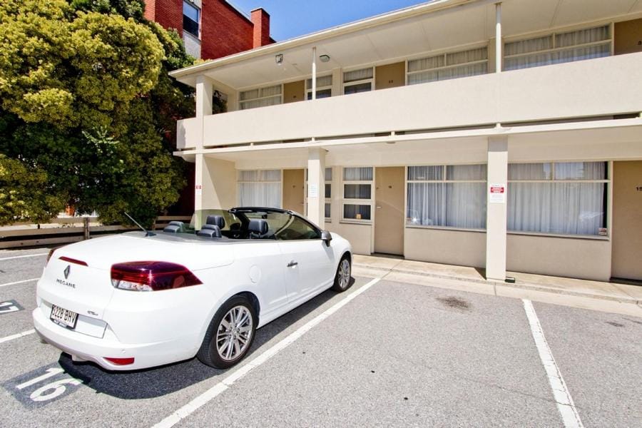 Glenelg Oasis Studios Apartment in Adelaide