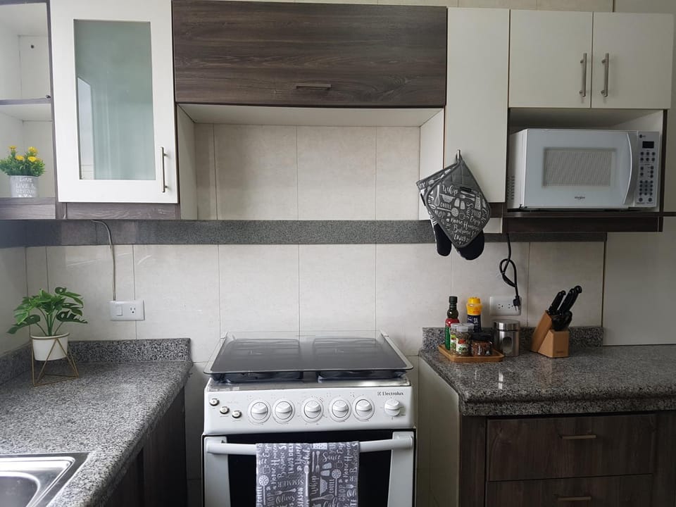 Coffee/tea facilities, Kitchen or kitchenette, Communal kitchen